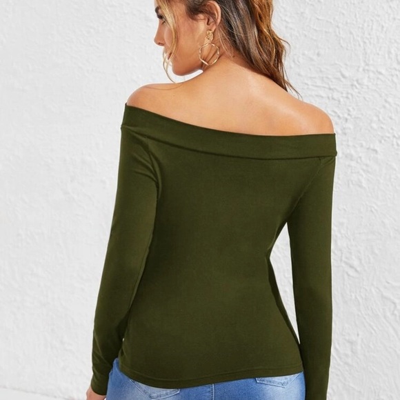 👋 Off Shoulder Cutout Front Tee - Picture 2 of 5